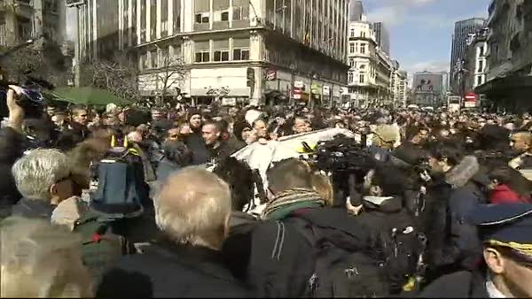 Brüksel’de olay çıkaran aşırı sağcılara polis müdahalesi