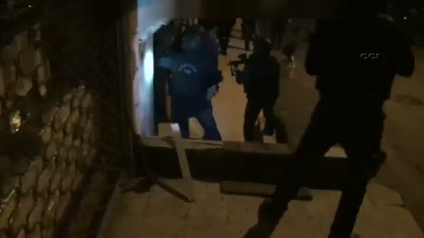 İstanbul'da terör operasyonu kamerada: 5 gözaltı