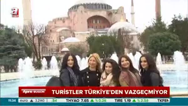 Turistler Türkiye'den vazgeçmiyor