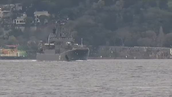 Rus savaş gemisi istanbul boğazı’ndan geçti