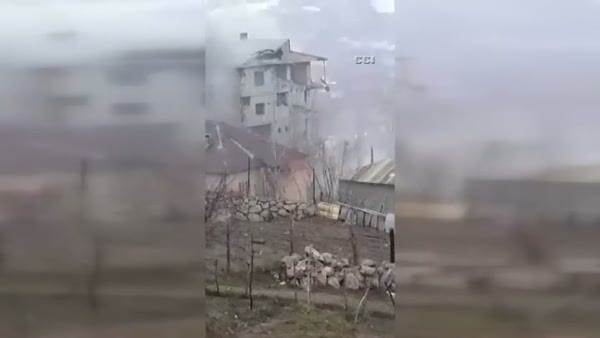 PKK'lı keskin nişancıların bulunduğu bina böyle vuruldu