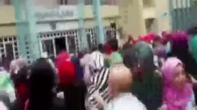 Mezuniyet töreninde platform çöktü!