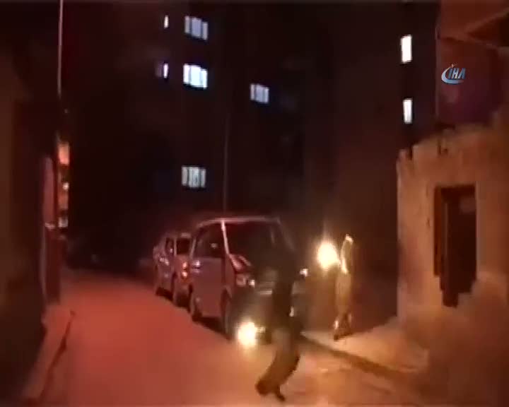 Teröristler okulu böyle yaktı