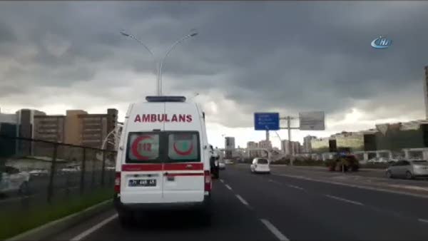 Diyarbakır'da polis aracının geçişi sırasında patlama