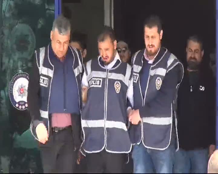 9 kişinin katili emniyet çıkışında ağladı