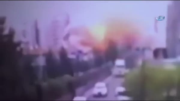 Diyarbakır'daki bombalı saldırı anı kamerada