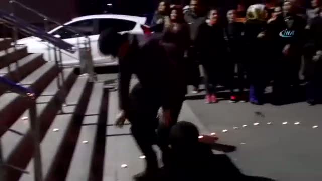 Üniversitede sürpriz evlilik teklifi