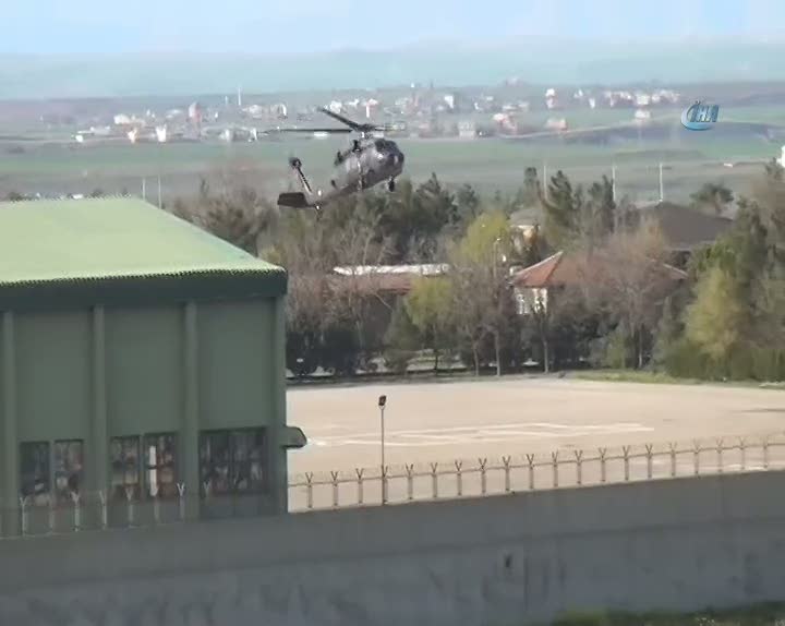 Diyarbakır'da zırhlı araca bombalı saldırı
