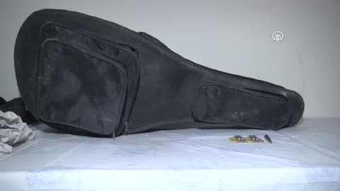 Gitar çantasında bomba düzeneği çıktı