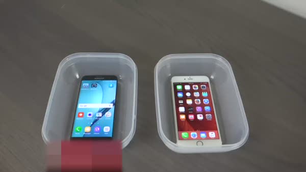 Samsung ve iPhone kolada dondurulursa ne olur?