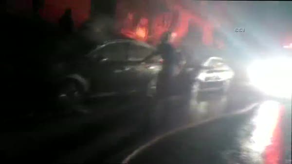 Gaziosmanpaşa'da 8 araç kundaklandı