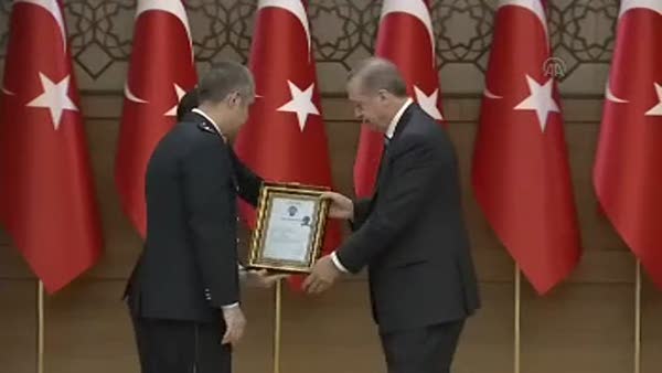 Cumhurbaşkanı Erdoğan kahraman polisleri kabul etti!
