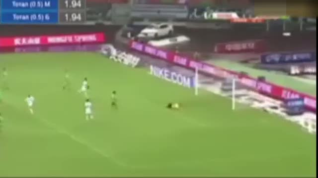 Burak Yılmaz Çin'de ilk golünü attı!