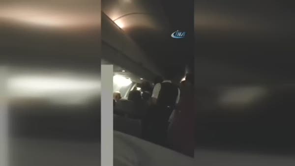 Sarhoş yolcu uçakta olay çıkardı!