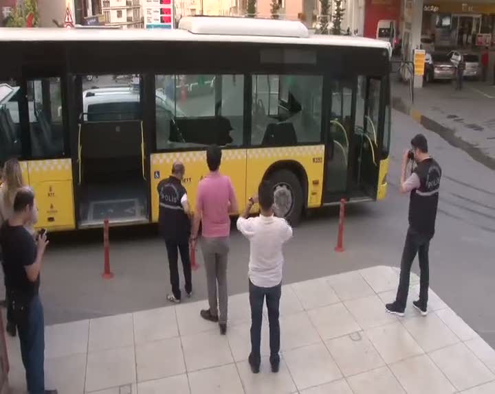 Kağıthane'de çevik kuvvet servisine silahlı saldırı