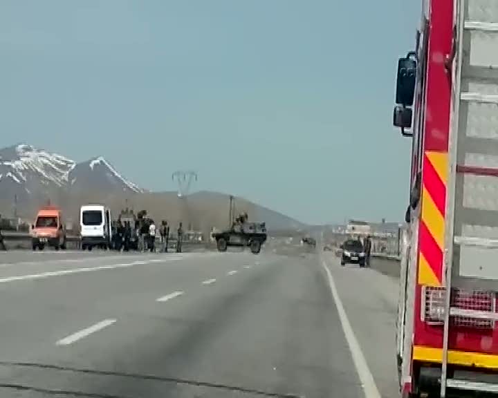 Van'da bomba yüklü kamyonet ele geçirildi