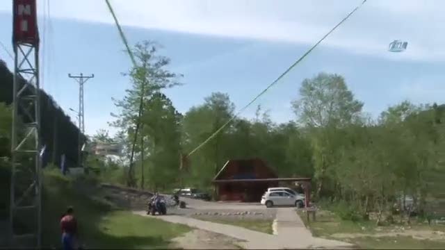 Adrenalin tutkunlarının yeni eğlencesi: İnsan sapanı
