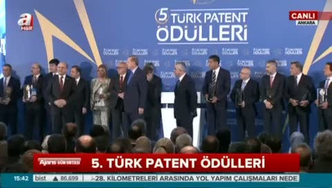 Ödül töreninde Mustafa Koç unutulmadı