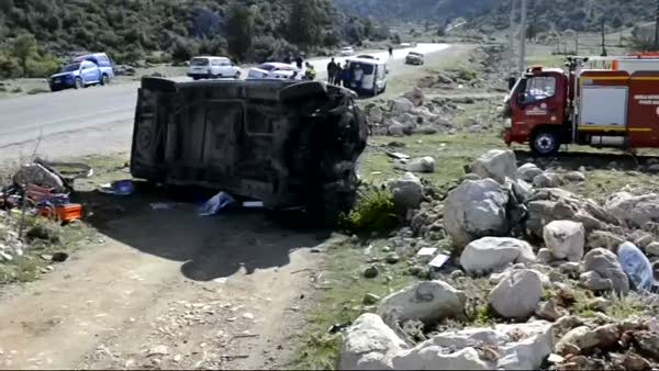 Muğla’da minibüs altında kalan sürücü hayatını kaybetti