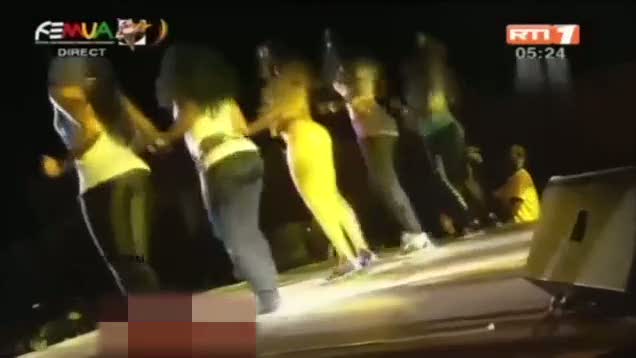 Dünyaca ünlü sanatçıyı ölüm sahnede yakaladı! Saniye saniye o anlar