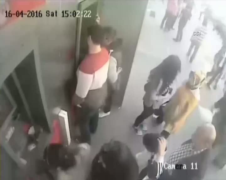 Baba ve oğlunun yönettiği suç şebekesi çökertildi