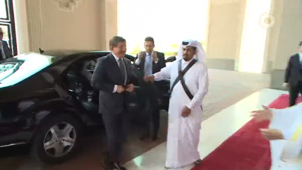 Başbakan Davutoğlu Katar Başbakanı ile bir araya geldi