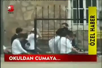 Uğur Dündar'ın namaz kılan öğrenci baskını