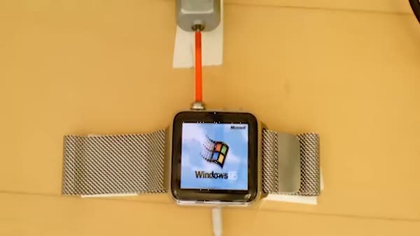 Apple Watch'a Windows 95 yükledi!