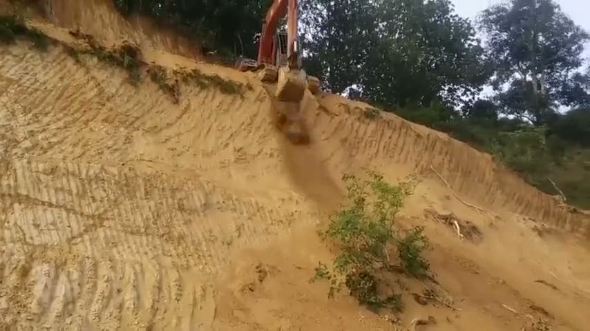 Kepçeyi uçurum gibi yerden indirdi!