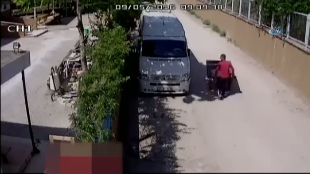 Adana'da hırsız caminin kapısını çaldı