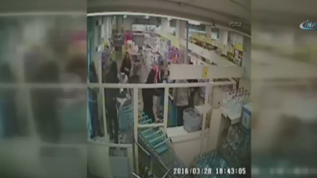 26 silahlı soyguna karışan zanlılar kamerada