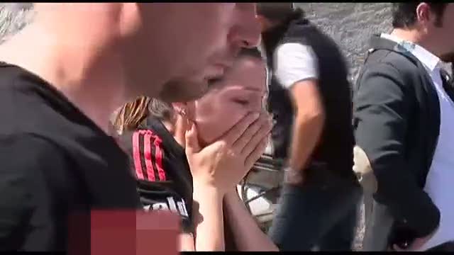 Çarptığı adamın başında 'hüngür hüngür' ağladı