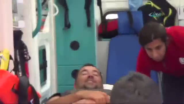 Ata Demirer motosiklet kazası geçirdi!