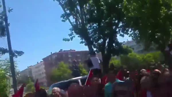 CHP'li vekiller Anıtkabir'e terörist marşı söyleyerek gitti!