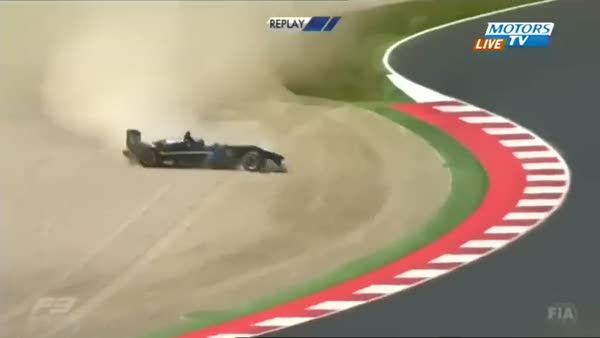 Formula 3 yarışında feci kaza!
