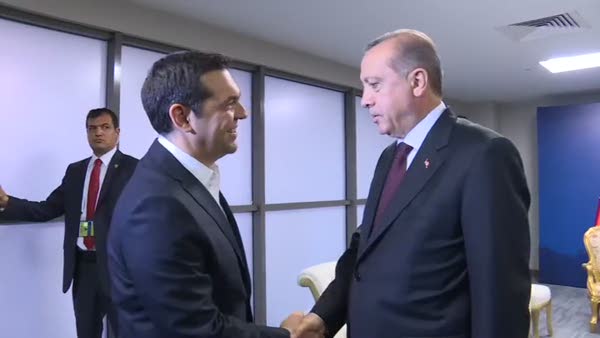 Erdoğan'dan Çipras'a gülümseten 'kravat' sorusu