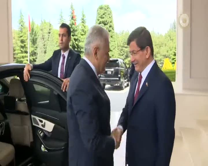 Binali Yıldırım, Ahmet Davutoğlu'ndan Başbakanlık görevini devraldı