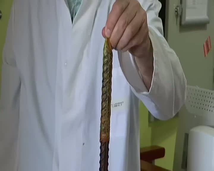 İnşaattan düşen işçi· demir çubuğa saplandı