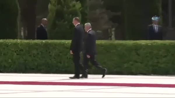 Başbakan Yıldırım Azerbaycan’da resmi törenle karşılandı