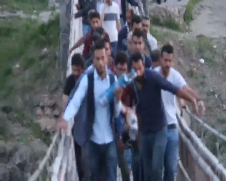 Muradi·ye şelalesi·’nde i·ki· öğrenci· boğuldu