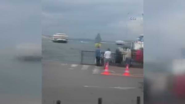 Sirkeci'de, feribot iskeleye çarptı
