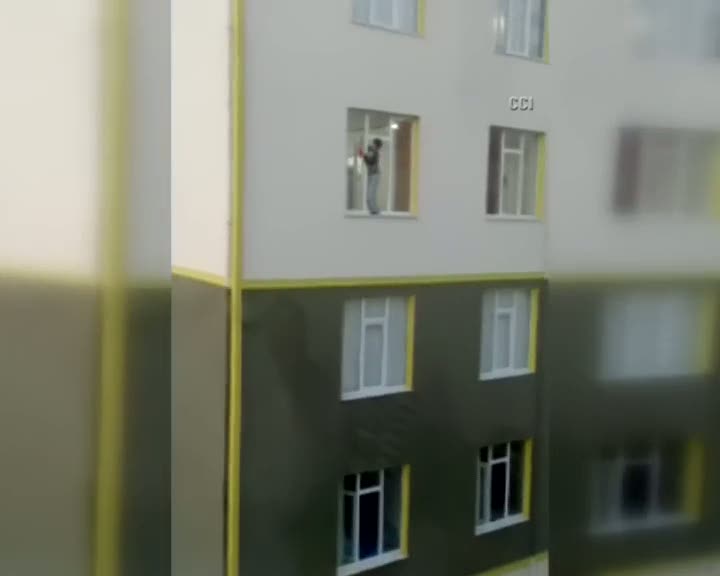 5. katta cam silen çocuk korkuttu!