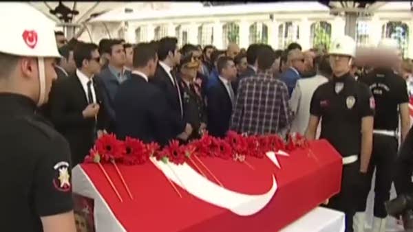 Şehit cenazesinde Kılıçdaroğlu çelengine tepki!