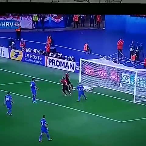 Ozan Tufan gole çok yaklaştı