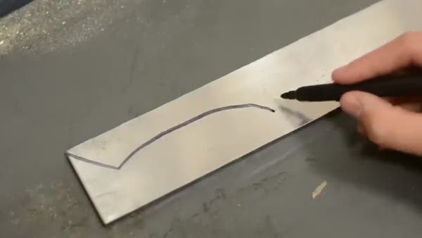 Dünyanın en keskin bıçaklarından olan Japon bıçağı böyle yapılıyor