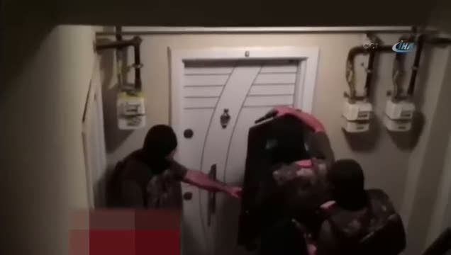 Helikopter destekli kaçak sigara operasyonu kamerada!