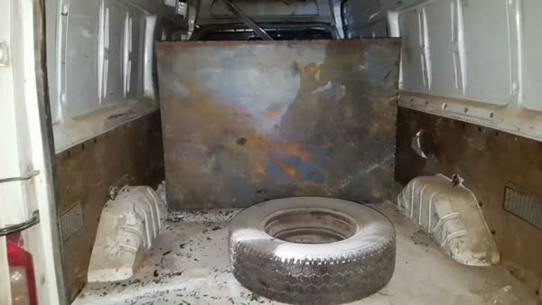 Diyarbakır'da bomba yüklü minibüs ele geçirildi