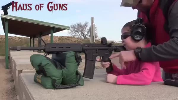 7 yaşındaki silah kullanan kız
