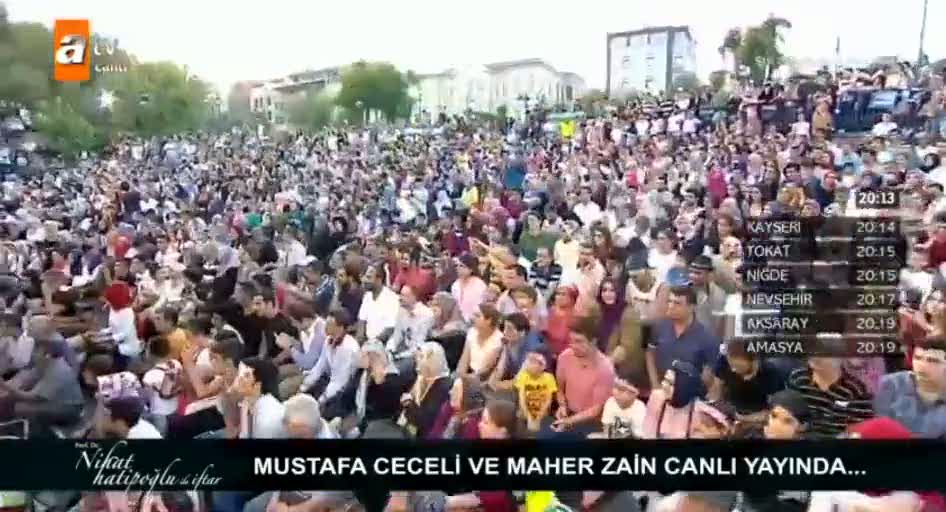 Mustafa Ceceli'den Nihat Hatipoğlu'na ilginç soru