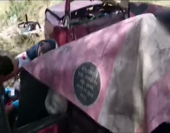 Yoldan çıkan araç şarampole yuvarlandı: 2’si çocuk 4 ölü, 1 ağır yaralı